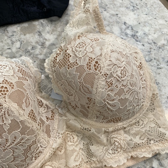 Never Been Worn! Intimissimi Lace Bralettes- Nude and Black- Size 34D - Picture 3 of 7